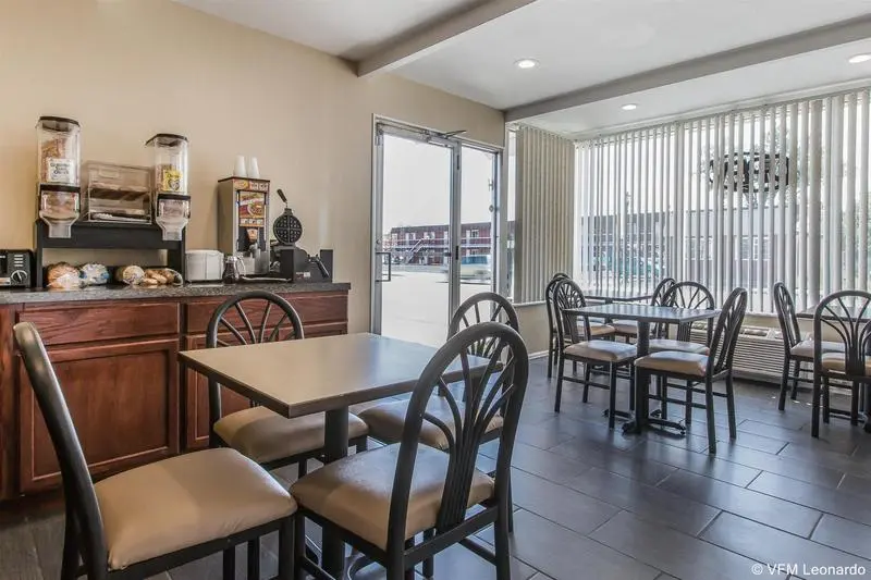 هتل Rodeway Inn & Suites Sheridan