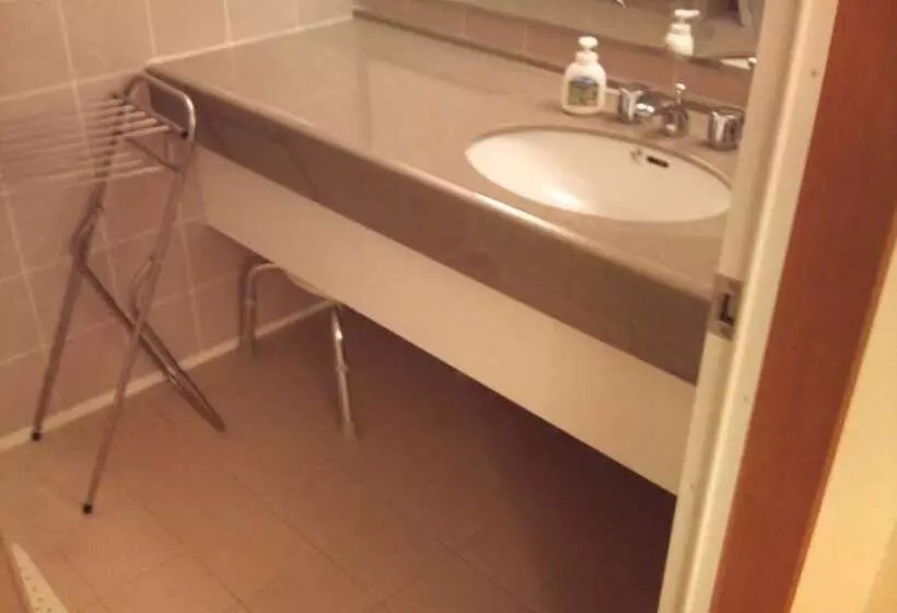 Отель Saga Grace