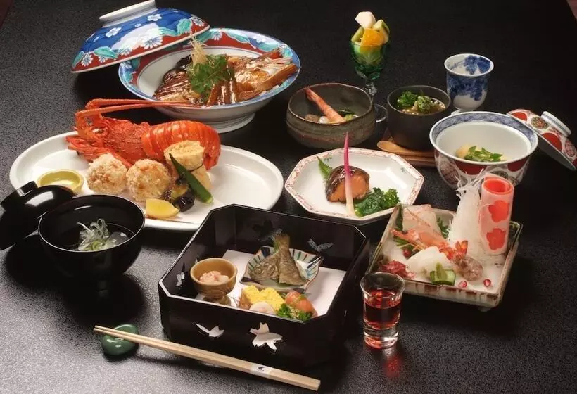 Отель Saga Grace