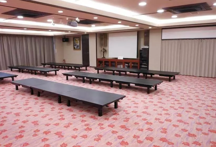 Отель Saga Grace