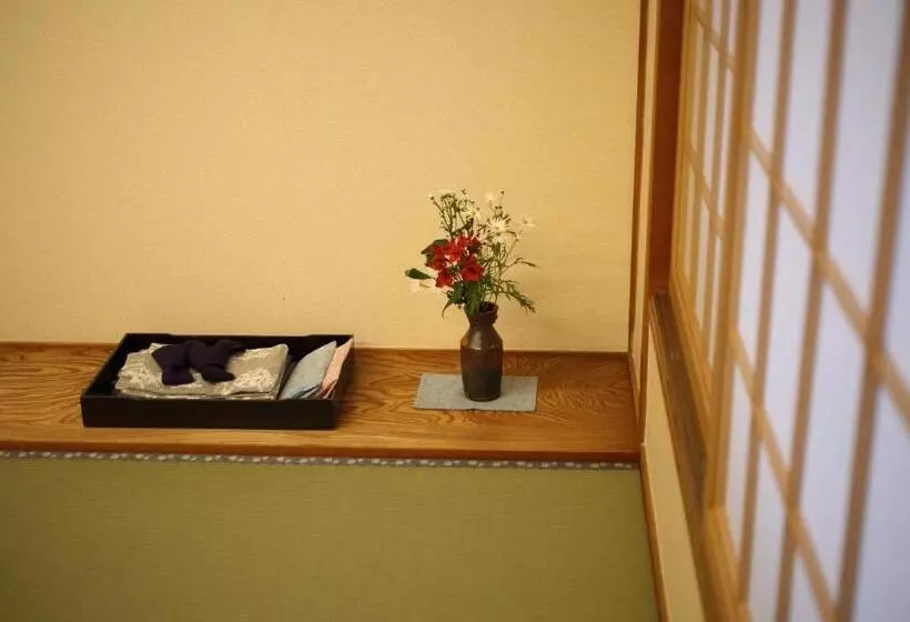 Отель Saga Grace