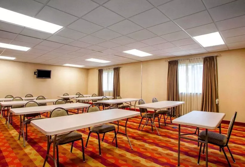 酒店 Suburban Studios Cedar Falls