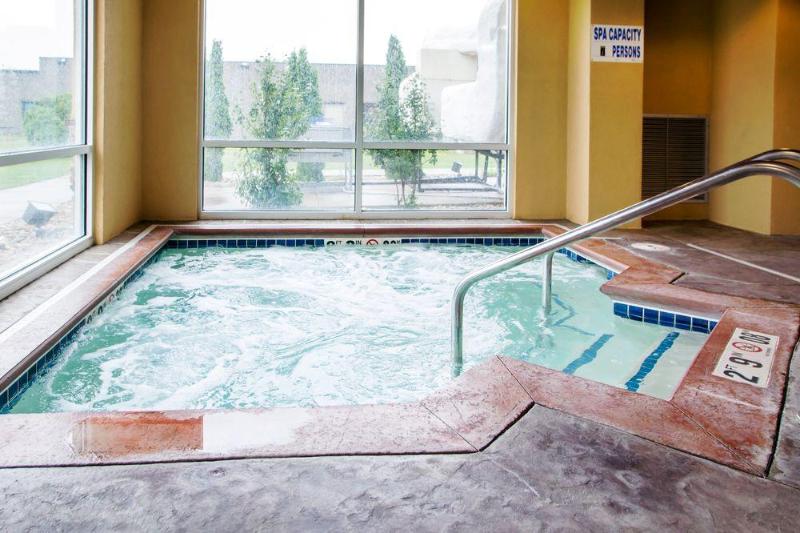 호텔 Suburban Studios Cedar Falls