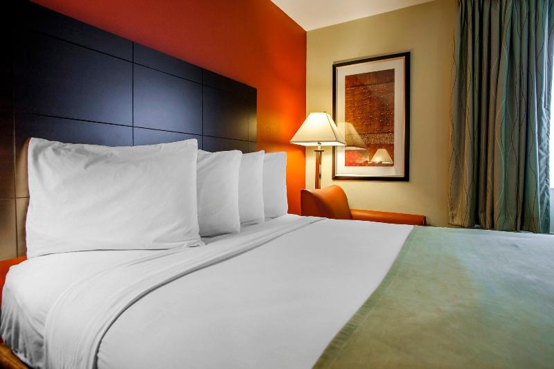 호텔 Suburban Studios Cedar Falls