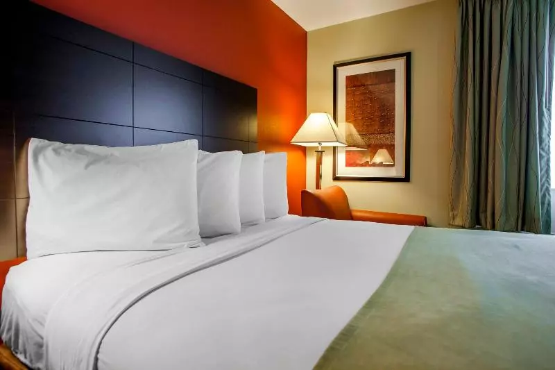 酒店 Suburban Studios Cedar Falls