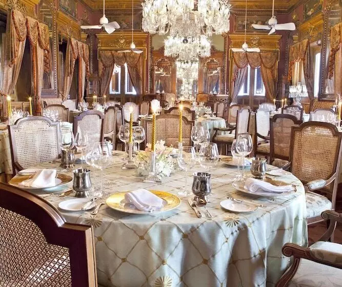 ホテル Taj Falaknuma Palace