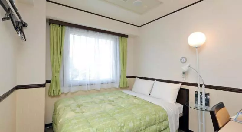 Otel Toyoko Inn Yokohama Stadium-mae Honkan