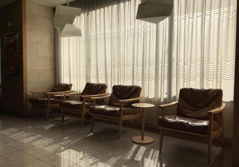 בית מלון כפרי Via Inn Hiroshima