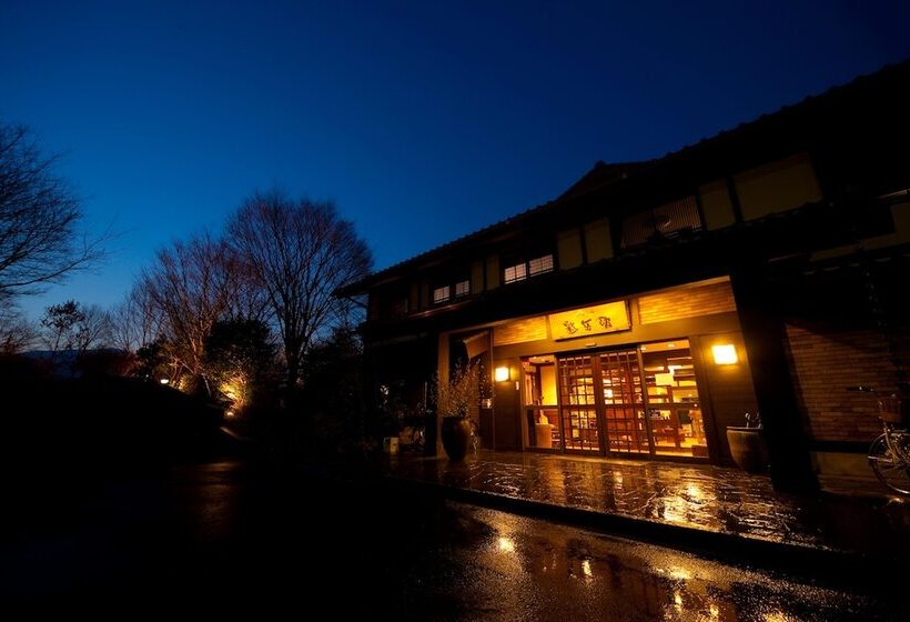 בית מלון כפרי Yufunogo Saigakukan