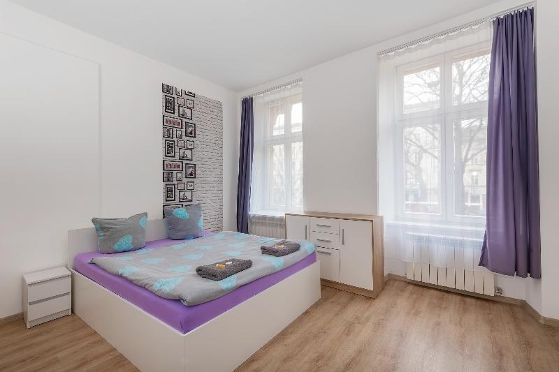 הוסטל Queen Apartments