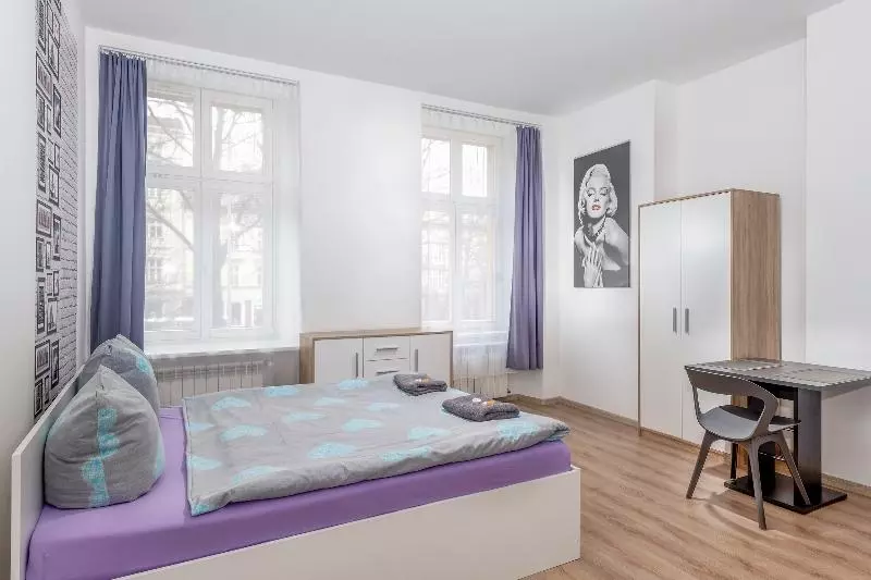 هاستل Queen Apartments