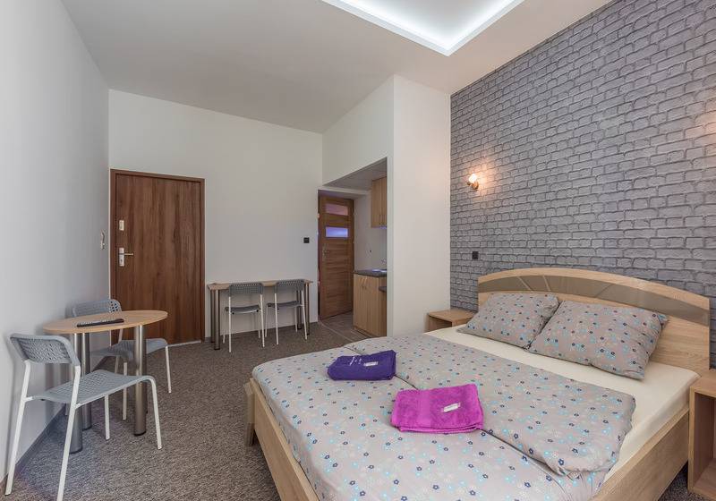 הוסטל Queen Apartments