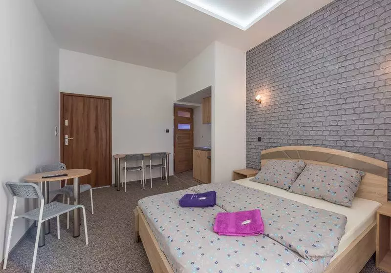 هاستل Queen Apartments