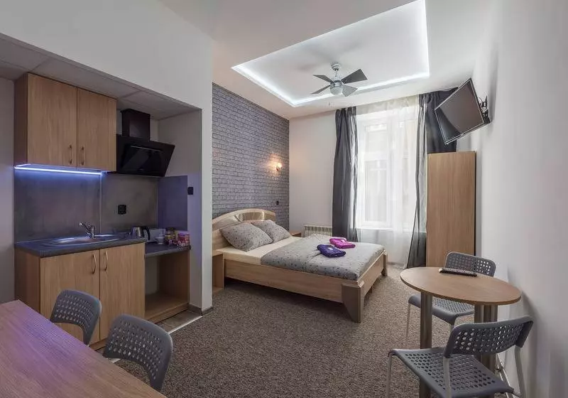 هاستل Queen Apartments