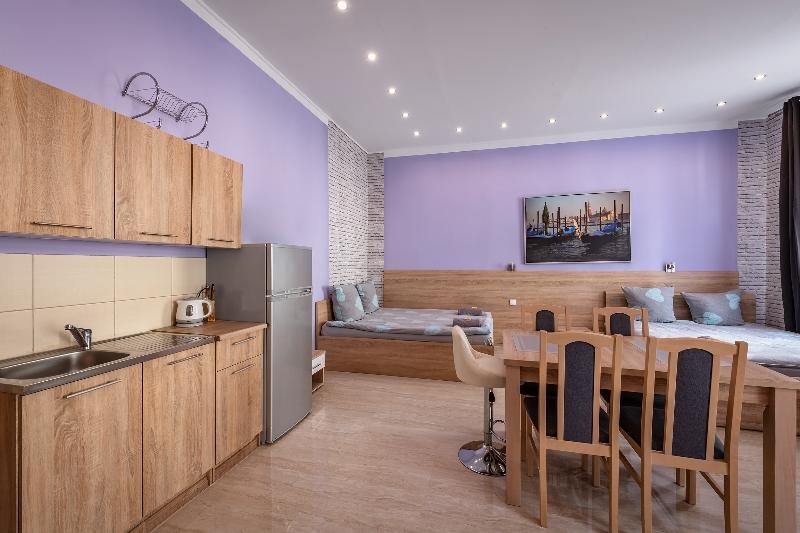 הוסטל Queen Apartments