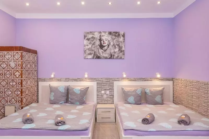 هاستل Queen Apartments