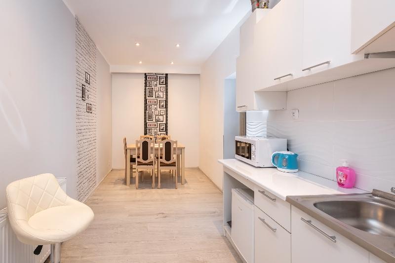 הוסטל Queen Apartments