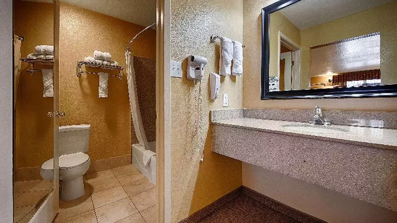 فندق Best Western Executive Inn