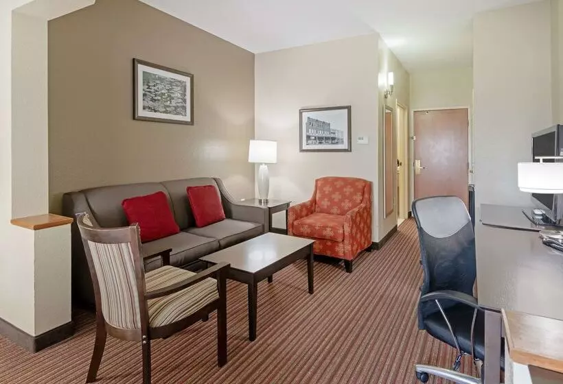 Отель Best Western Plus Bradbury Inn And Suites