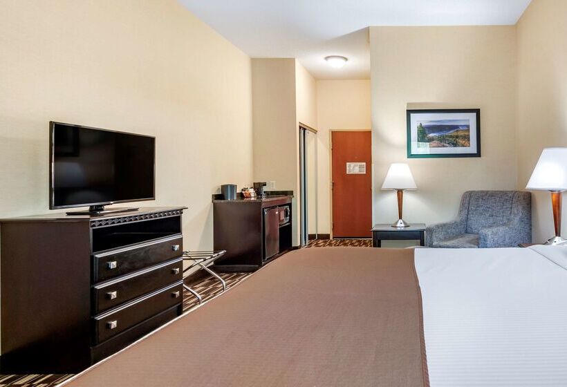 ホテル Best Western Plus Victor Inn & Suites