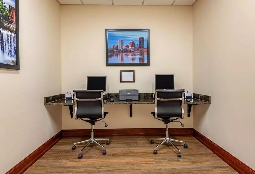 酒店 Best Western Plus Victor Inn & Suites