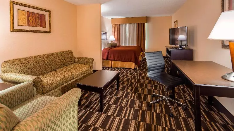 酒店 Best Western Plus Victor Inn & Suites