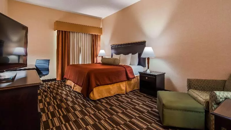 酒店 Best Western Plus Victor Inn & Suites