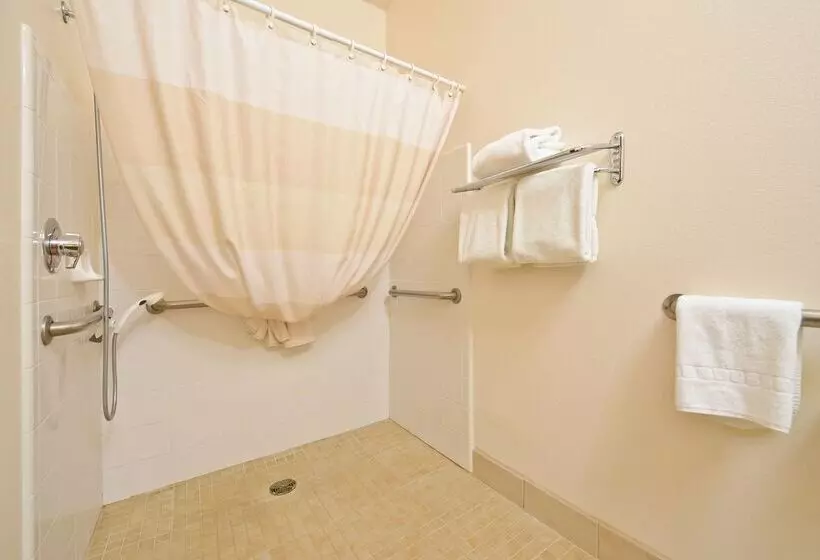 Отель Best Western Plus Wakeeney Inn & Suites