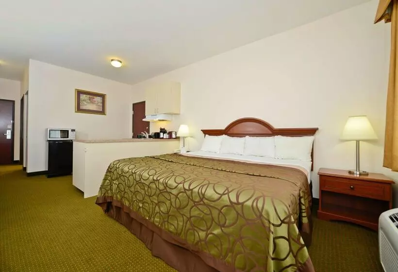 Отель Best Western Plus Wakeeney Inn & Suites