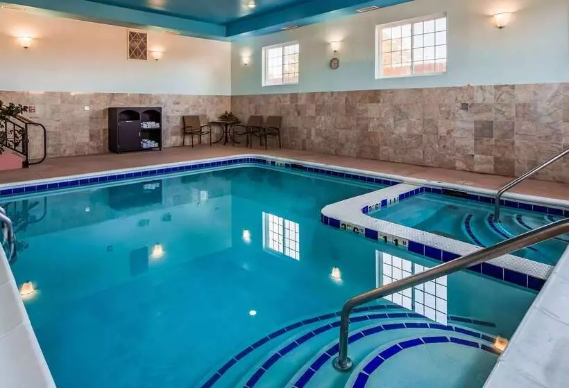 Отель Best Western Plus Wakeeney Inn & Suites