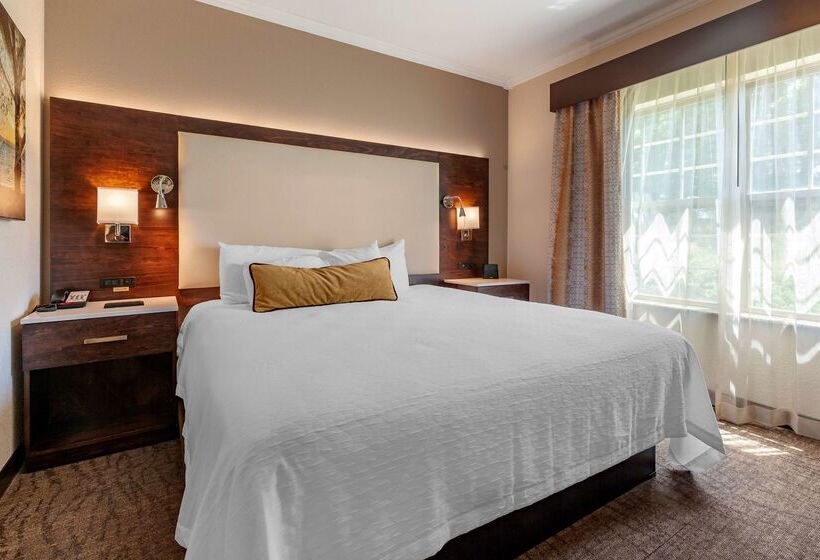 Best Western Premier Bridgewood Hotel Resort