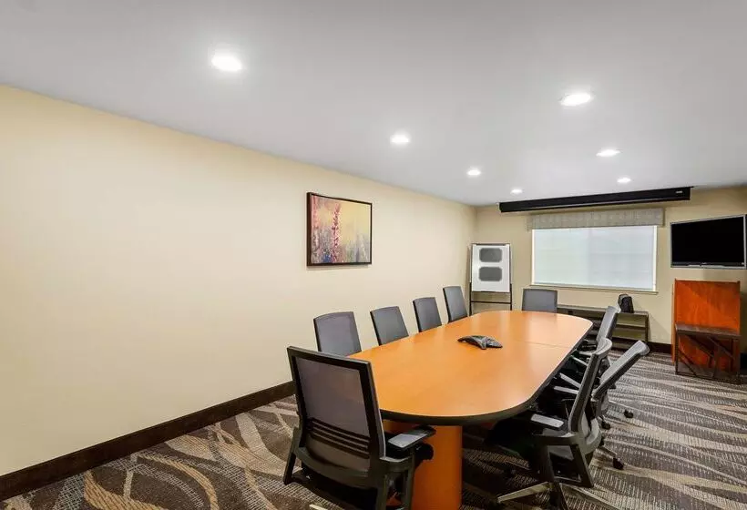 Отель Best Western Rose Quartz Inn