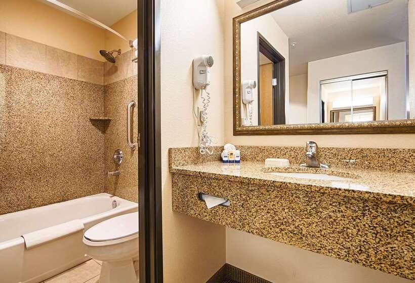 فندق Best Western Territorial Inn & Suites