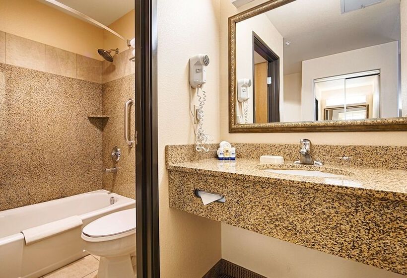 فندق Best Western Territorial Inn & Suites