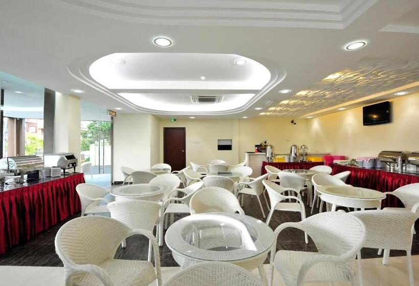 هتل Hallmark View