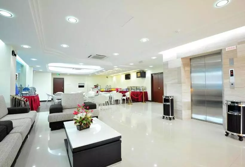 هتل Hallmark View