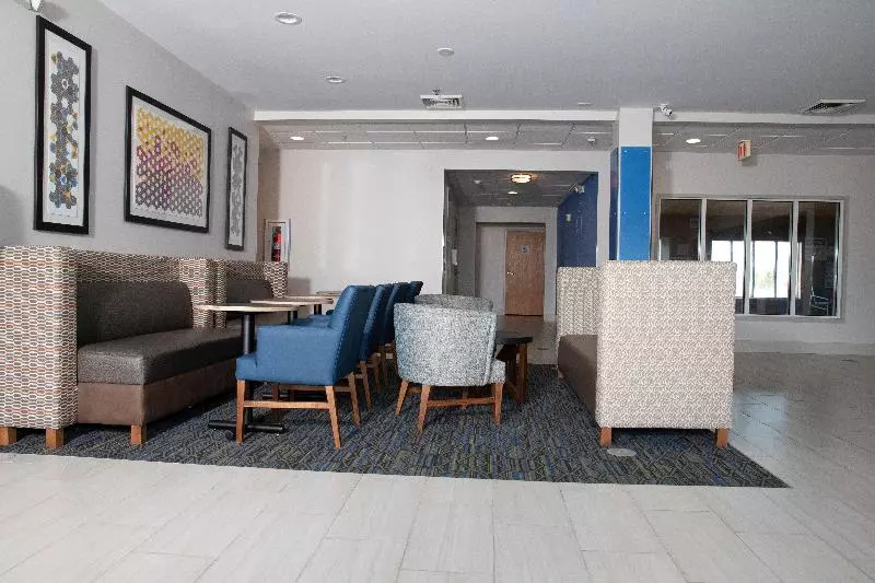 فندق Holiday Inn Express Toledo West Napoleon By Ihg