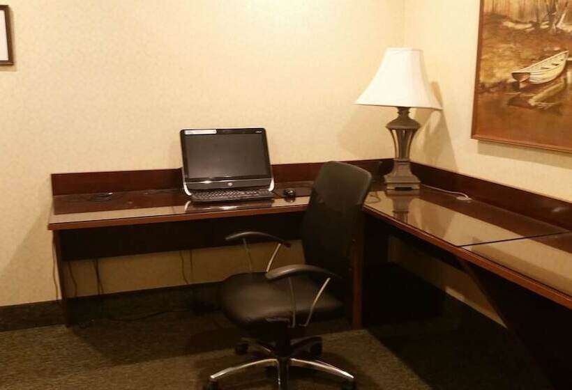 酒店 Holiday Inn Express Toledo West   Napoleon By Ihg