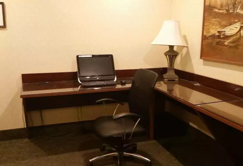 فندق Holiday Inn Express Toledo West Napoleon By Ihg