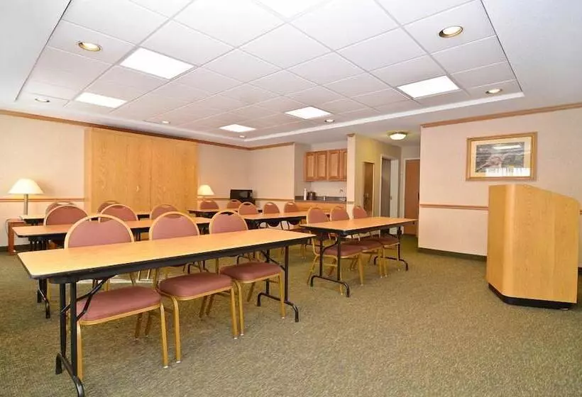 فندق Holiday Inn Express Toledo West Napoleon By Ihg