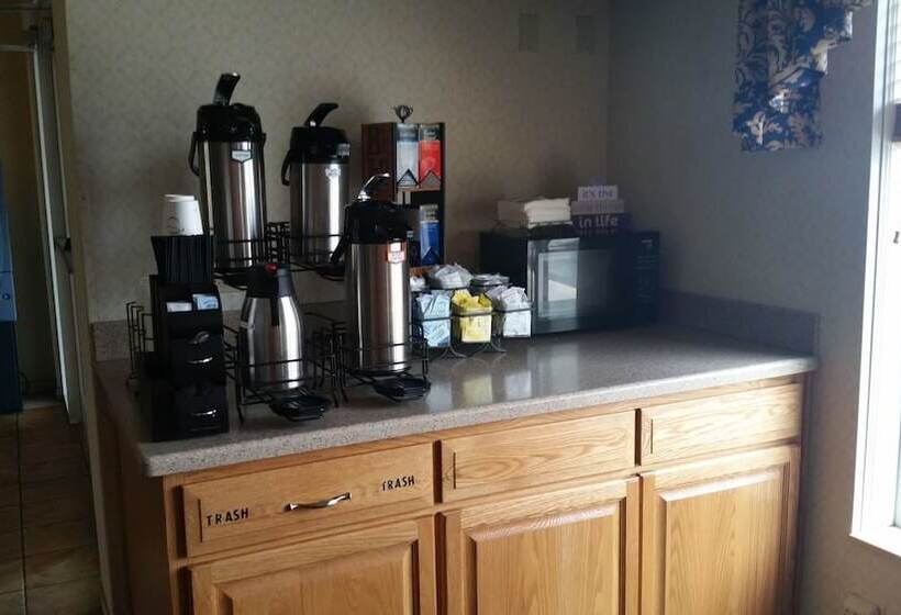 酒店 Holiday Inn Express Toledo West   Napoleon By Ihg