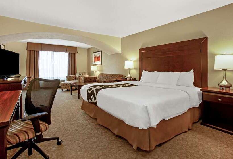 هتل La Quinta By Wyndham Bismarck