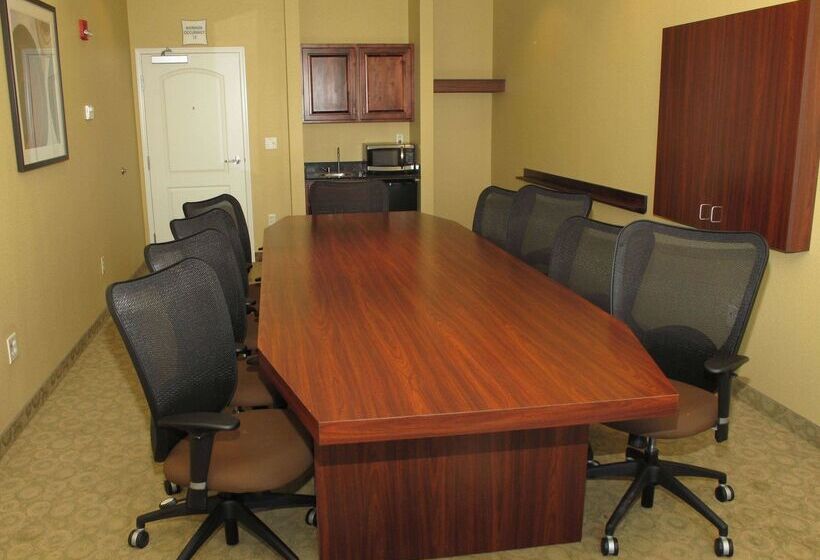 هتل La Quinta By Wyndham Bismarck