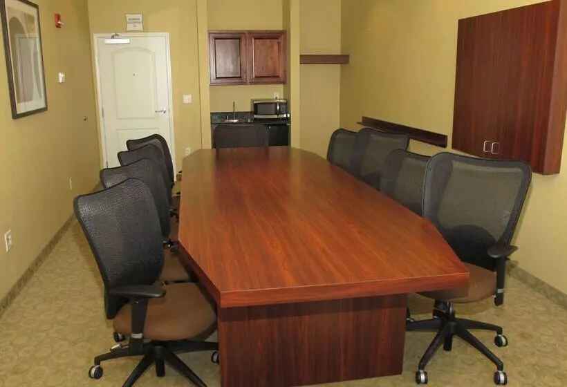 فندق La Quinta By Wyndham Bismarck