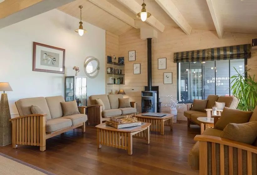 Hotel Les Vignes De La Chapelle, The Originals Relais