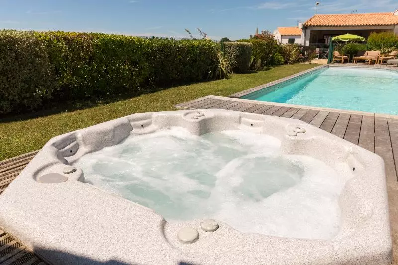 Hotel Les Vignes De La Chapelle, The Originals Relais