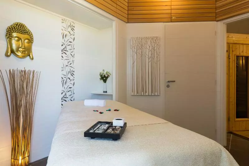 Hotel Les Vignes De La Chapelle, The Originals Relais