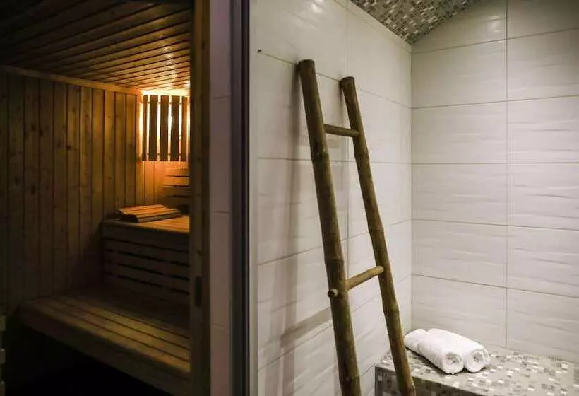 Hotel Les Vignes De La Chapelle, The Originals Relais