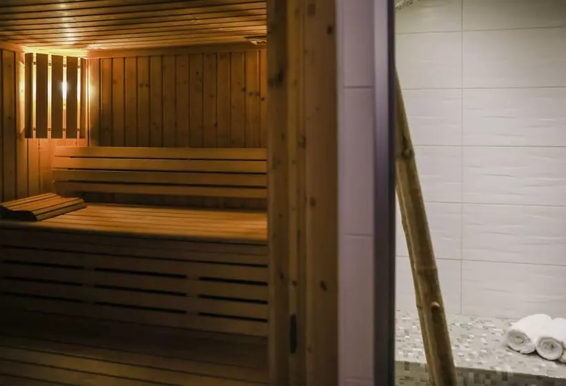 Hotel Les Vignes De La Chapelle, The Originals Relais