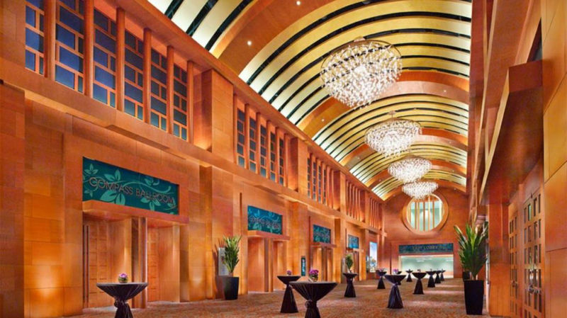 هتل Resorts World Sentosa  Equarius